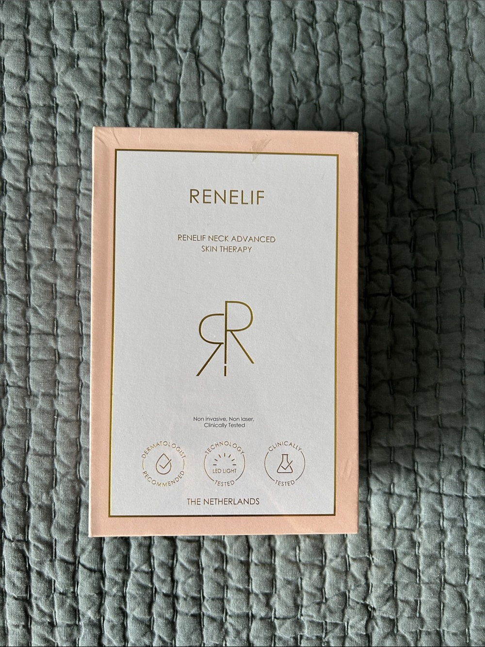 NWT Renelif Neck Advanced Skin Therapy Device